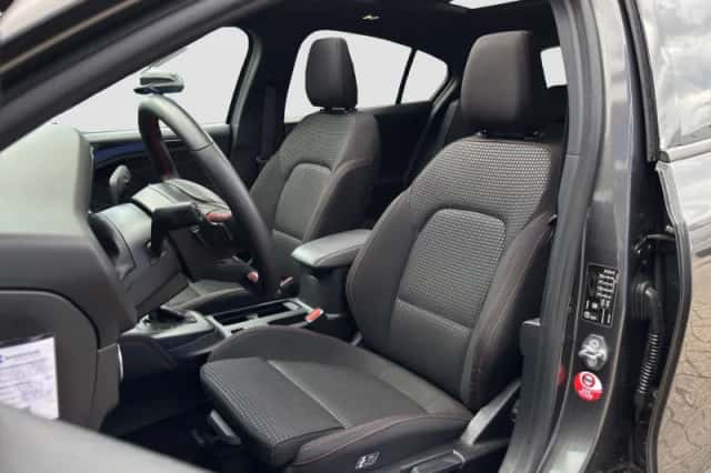 Ford Focus (2023) thumbnail 5