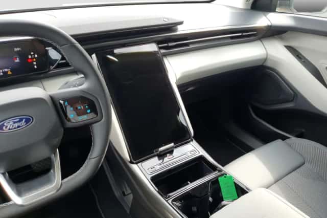 Ford Explorer (2025) thumbnail 11
