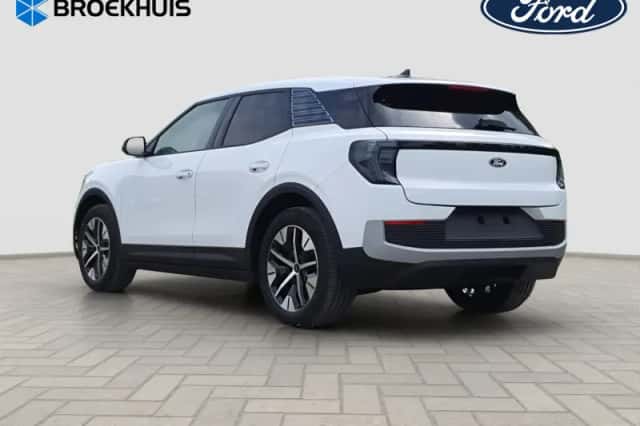Ford Explorer (2025) thumbnail 3