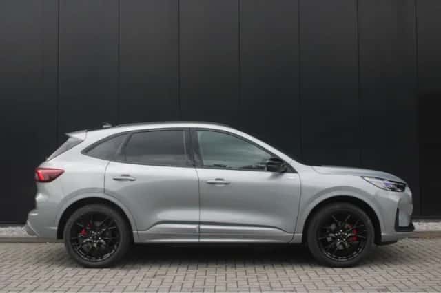 Ford Kuga (2025) thumbnail 4