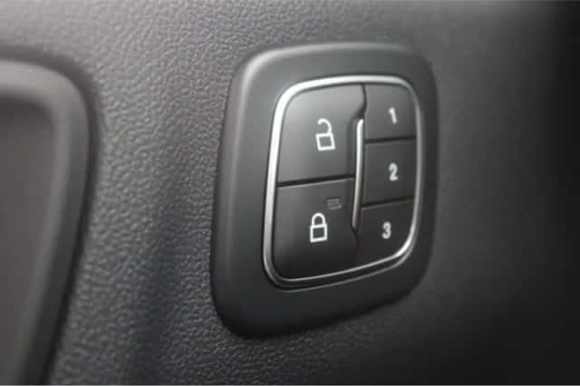 Ford Kuga (2025) thumbnail 16