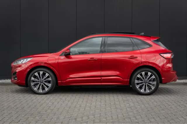 Ford Kuga (2021) thumbnail 3