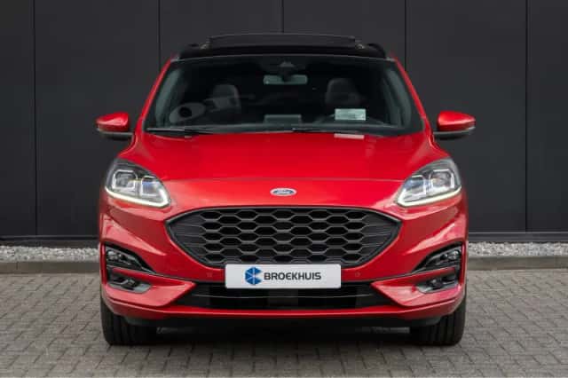 Ford Kuga (2021) thumbnail 4