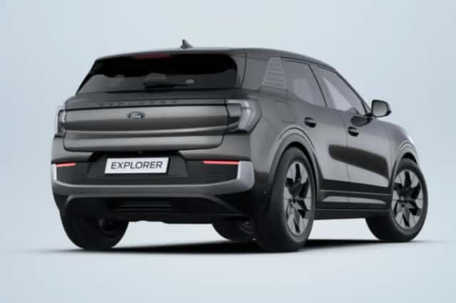Ford Explorer (2025) thumbnail 3