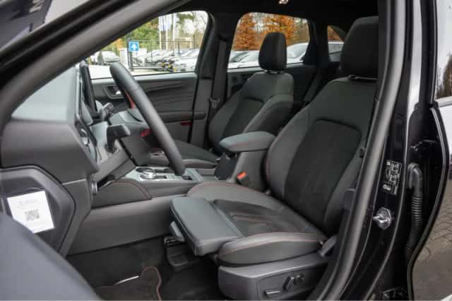 Ford Kuga (2025) thumbnail 4