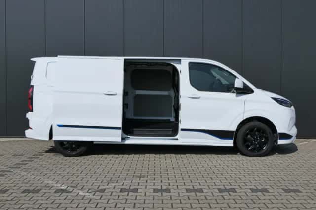 Ford Transit Custom (2025) thumbnail 3