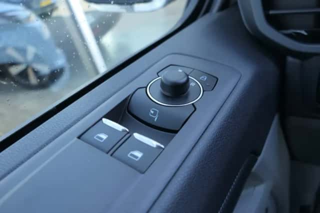 Ford Transit Custom (2025) thumbnail 9