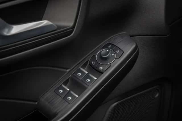 Ford Kuga (2025) thumbnail 21