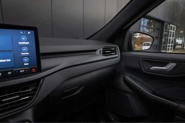 Ford Kuga (2025) thumbnail 28