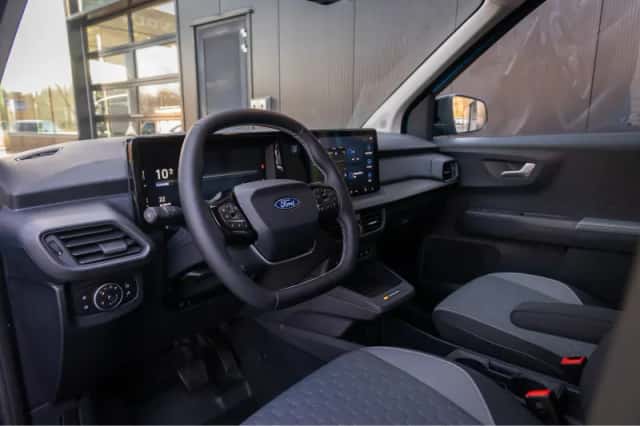Ford E-Transit Courier (2025) thumbnail 13