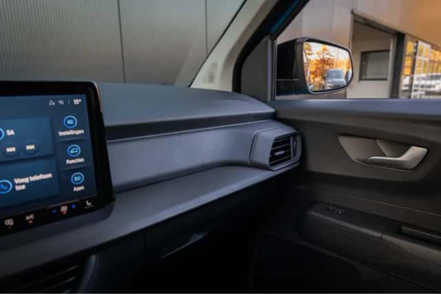 Ford E-Transit Courier (2025) thumbnail 18