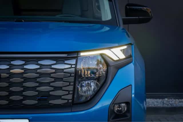 Ford E-Transit Courier (2025) thumbnail 7