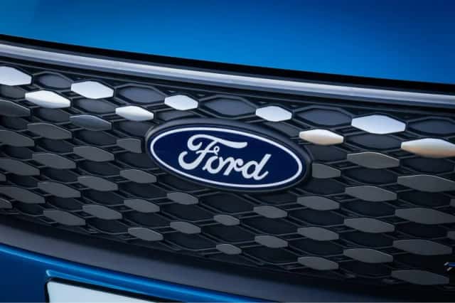 Ford E-Transit Courier (2025) thumbnail 8
