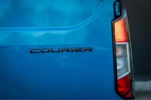 Ford E-Transit Courier (2025) thumbnail 10