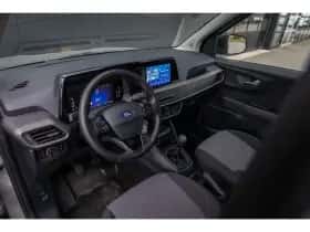 Ford Transit Courier (2024) thumbnail 3