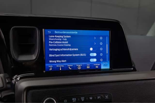 Ford Transit Courier (2024) thumbnail 28