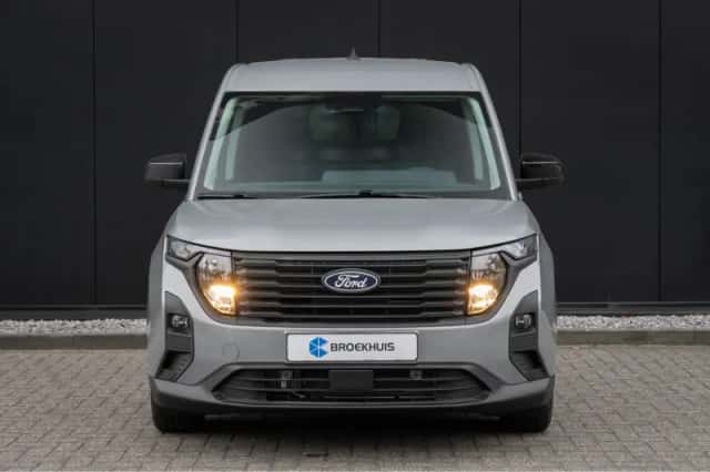 Ford Transit Courier (2024) thumbnail 4