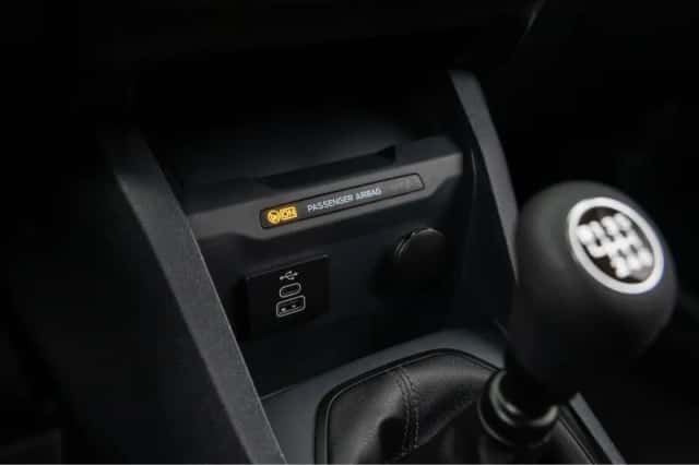 Ford Transit Courier (2024) thumbnail 32