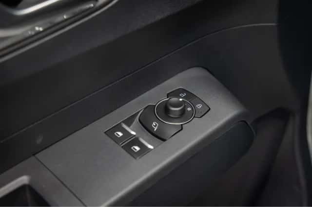 Ford Transit Courier (2024) thumbnail 33