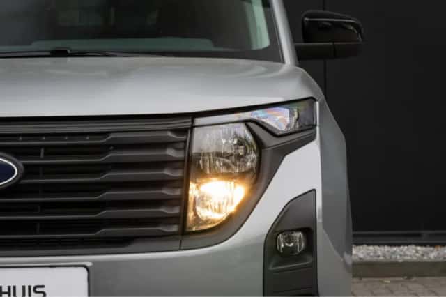 Ford Transit Courier (2024) thumbnail 38