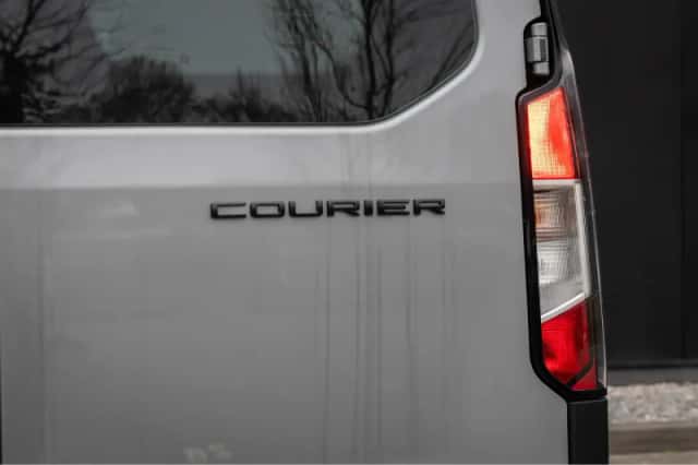 Ford Transit Courier (2024) thumbnail 40