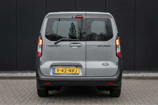 Ford Transit Courier (2024) thumbnail 5