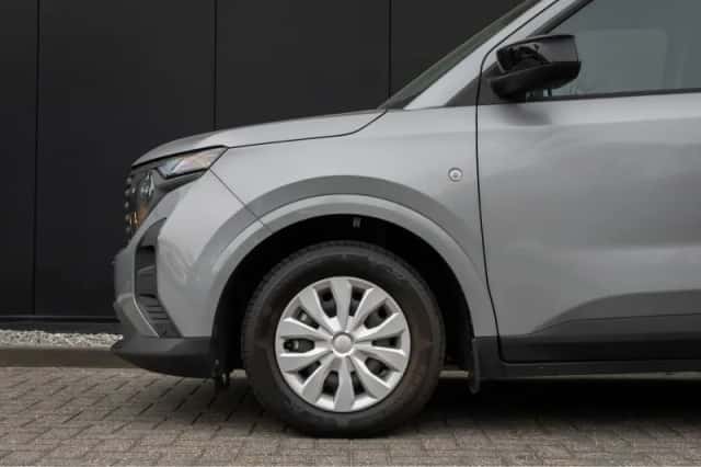 Ford Transit Courier (2024) thumbnail 41