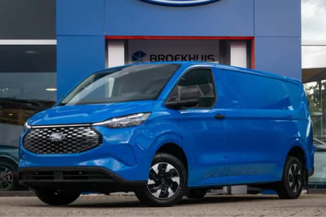 Ford E-Transit Custom (2026) thumbnail 1