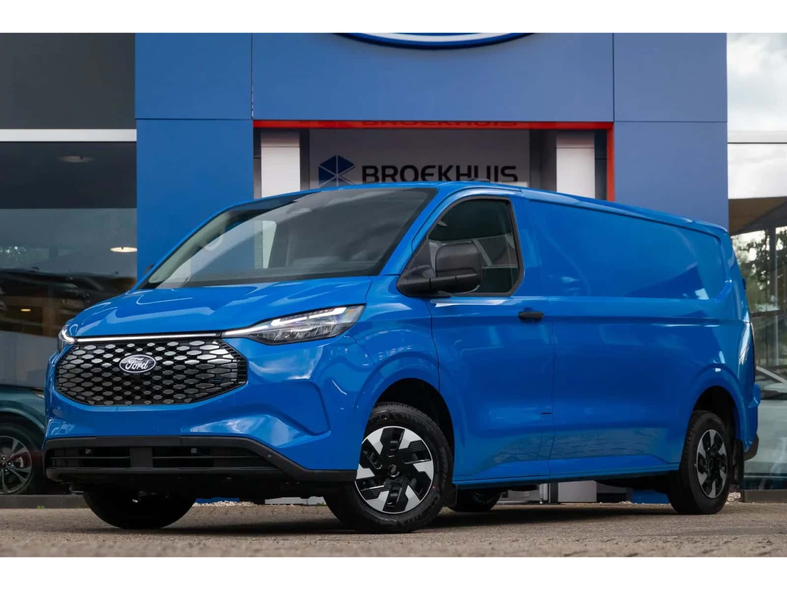 Ford E-Transit Custom (2026) — foto 1