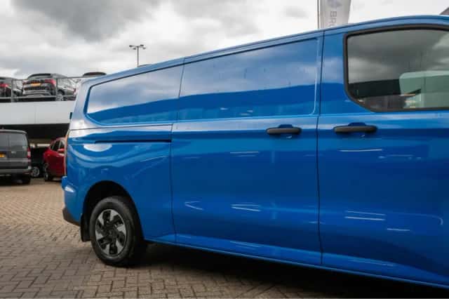 Ford E-Transit Custom (2026) thumbnail 13