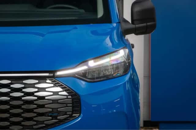 Ford E-Transit Custom (2026) thumbnail 3