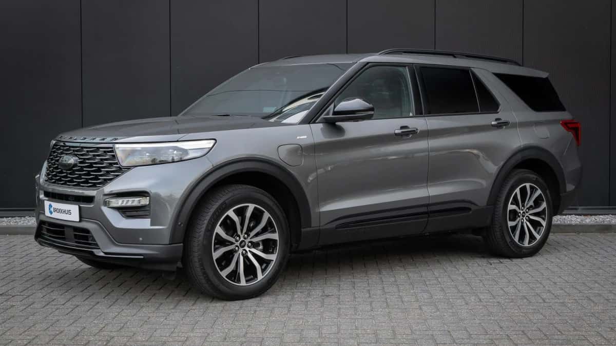 Ford Explorer (2023) — foto 1
