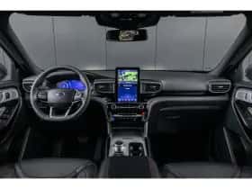 Ford Explorer (2023) thumbnail 2