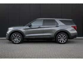 Ford Explorer (2023) thumbnail 3