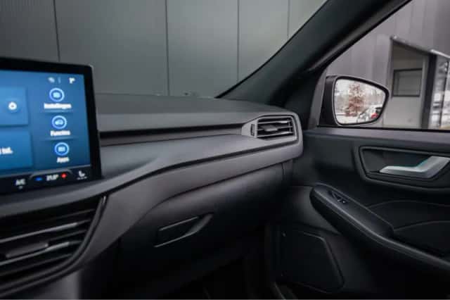 Ford Kuga (2025) thumbnail 24