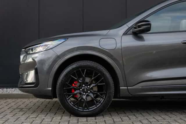 Ford Kuga (2025) thumbnail 4