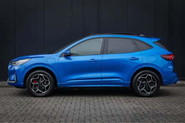 Ford Kuga (2025) thumbnail 4