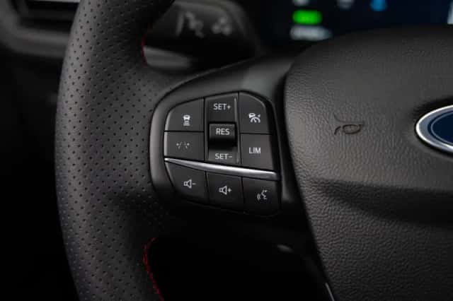 Ford Kuga (2025) thumbnail 32