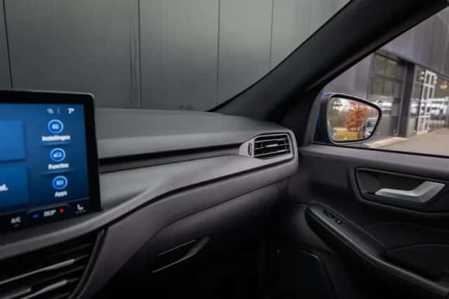 Ford Kuga (2025) thumbnail 44