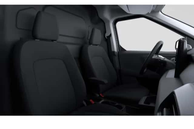 Ford E-Transit Courier (2026) thumbnail 7