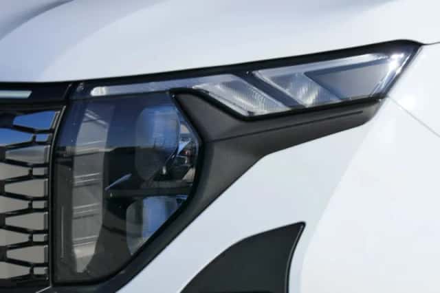 Ford E-Transit Courier (2026) thumbnail 6
