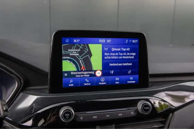 Ford Kuga (2022) thumbnail 15
