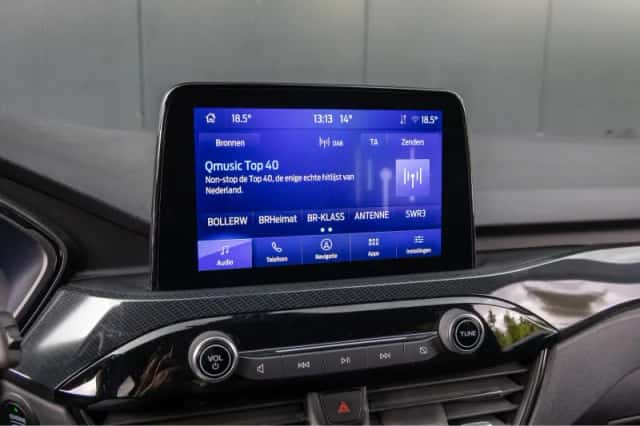 Ford Kuga (2022) thumbnail 16