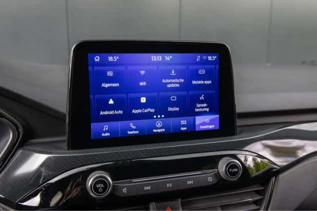 Ford Kuga (2022) thumbnail 17