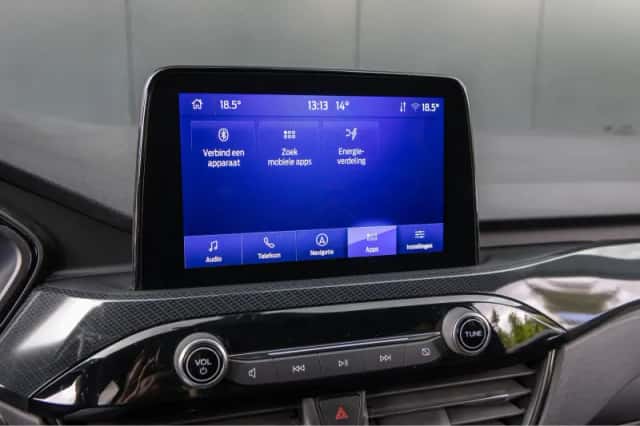 Ford Kuga (2022) thumbnail 18