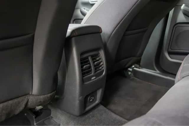 Ford Kuga (2022) thumbnail 23