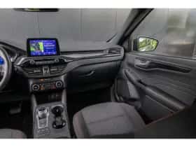 Ford Kuga (2022) thumbnail 37