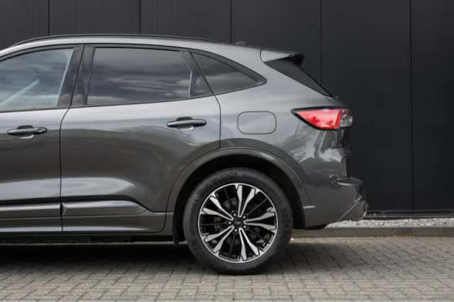 Ford Kuga (2022) thumbnail 41