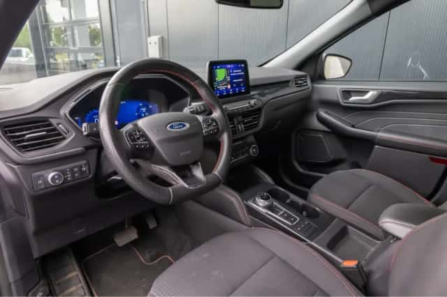 Ford Kuga (2022) thumbnail 10