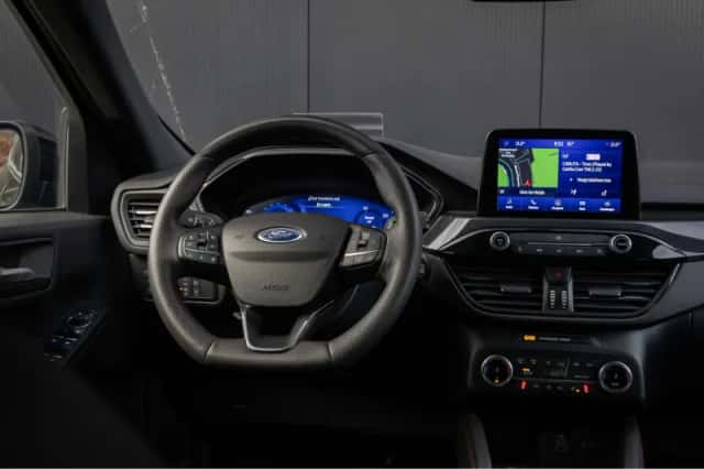 Ford Kuga (2023) thumbnail 17